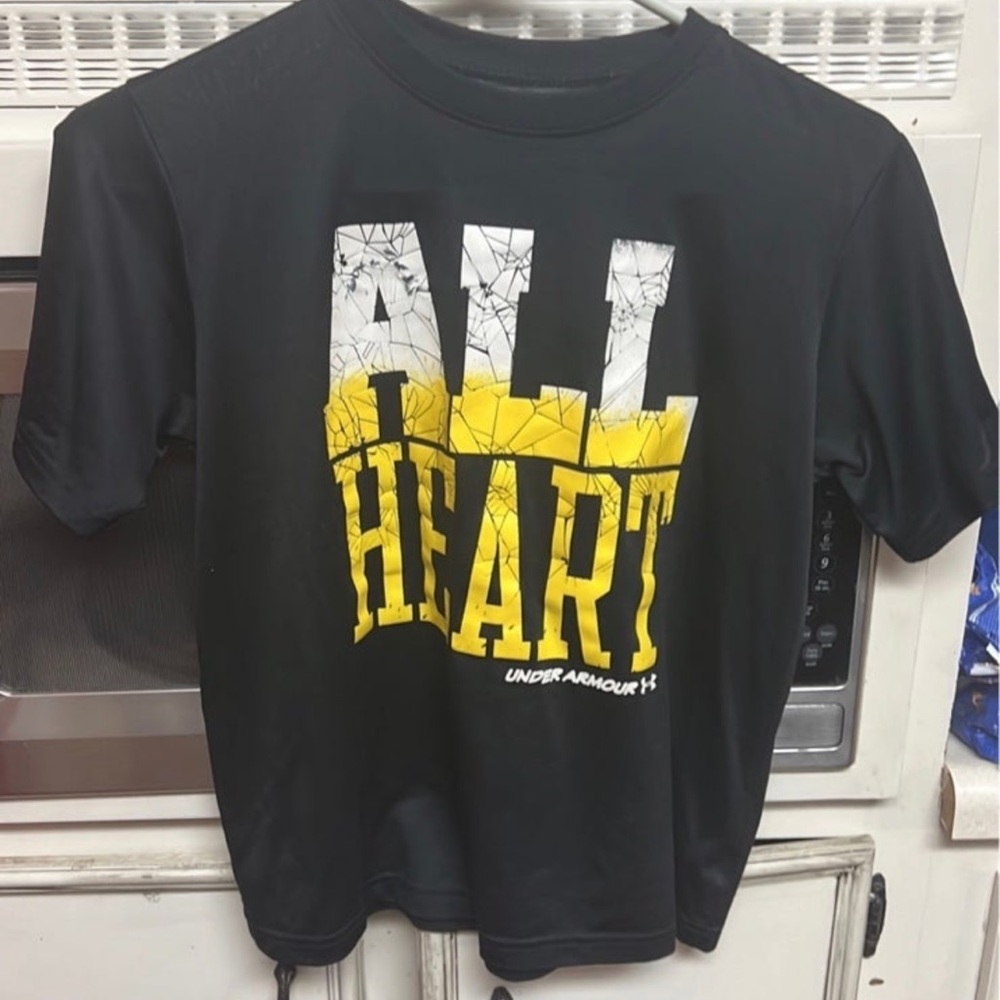 Under Armour tshirt
